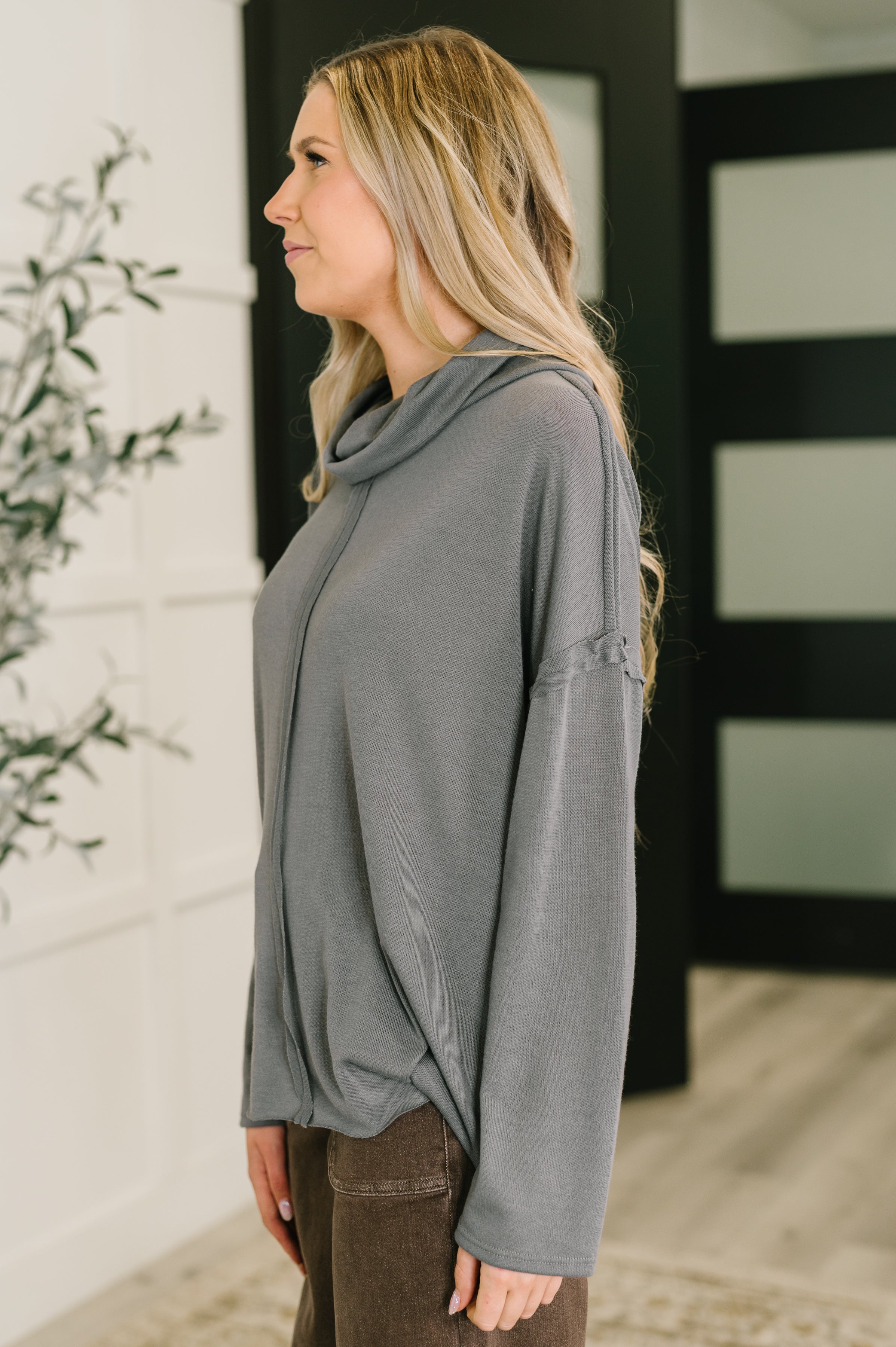 Metro Flow Center Seam Turtleneck