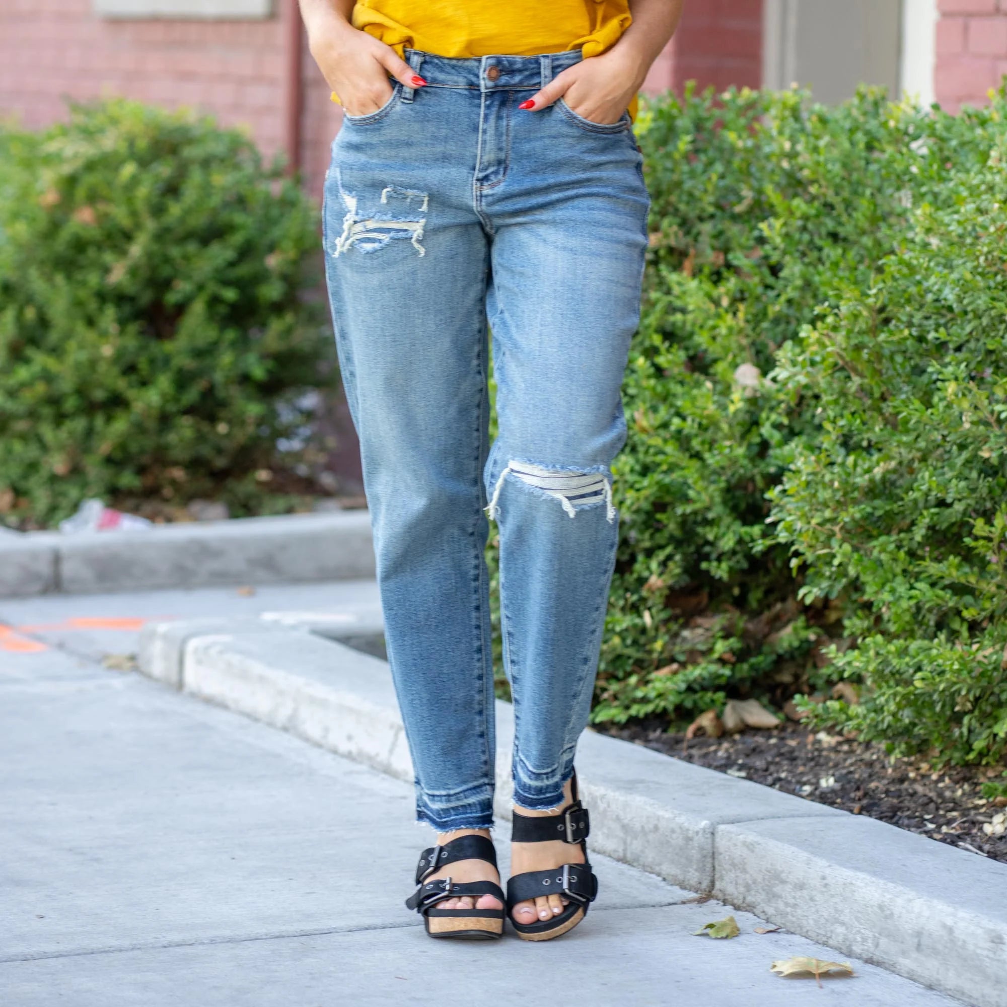 Kamryn Mid Rise Boyfriend Destroy Release Hem Jean